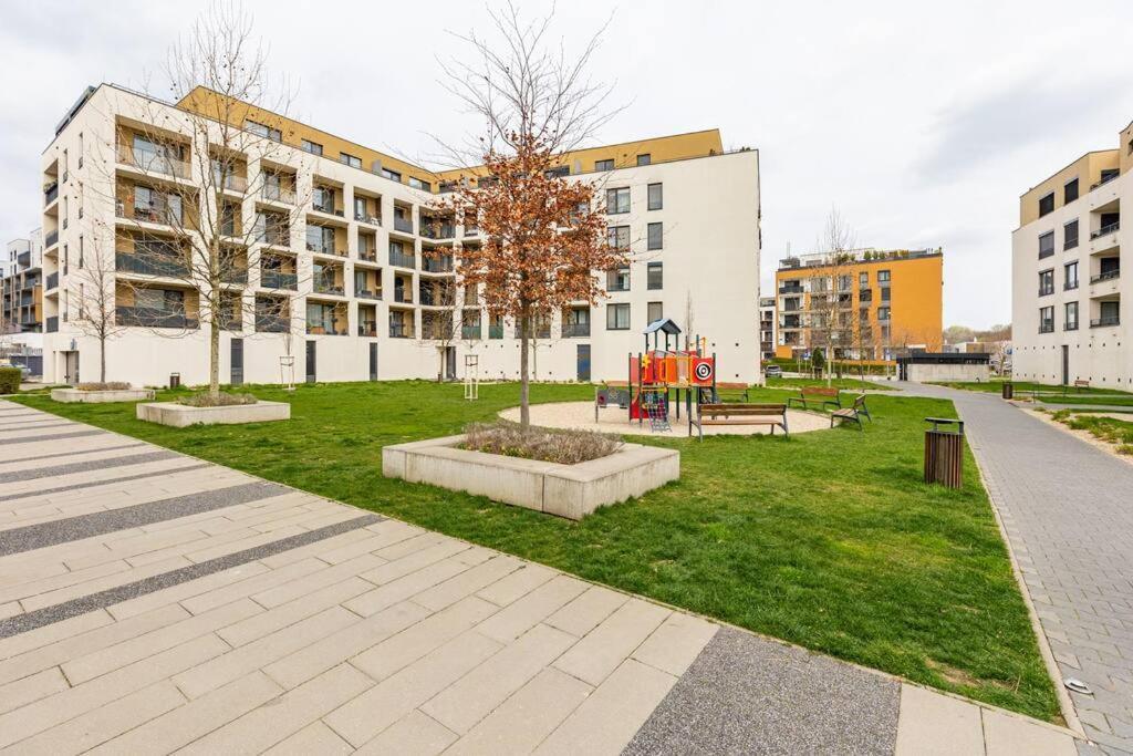 Cityscape Oasis: Active Studio Heaven Bratysława Zewnętrze zdjęcie