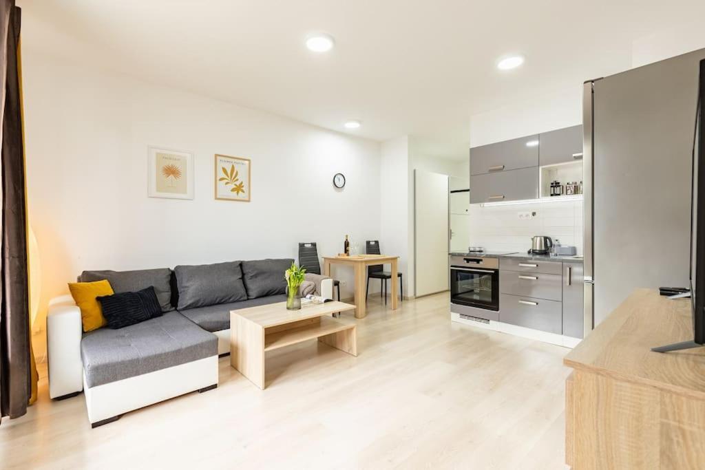Cityscape Oasis: Active Studio Heaven Bratysława Zewnętrze zdjęcie