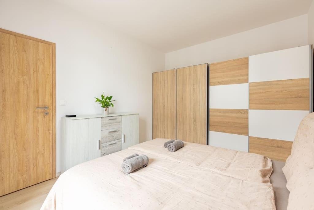 Cityscape Oasis: Active Studio Heaven Bratysława Zewnętrze zdjęcie