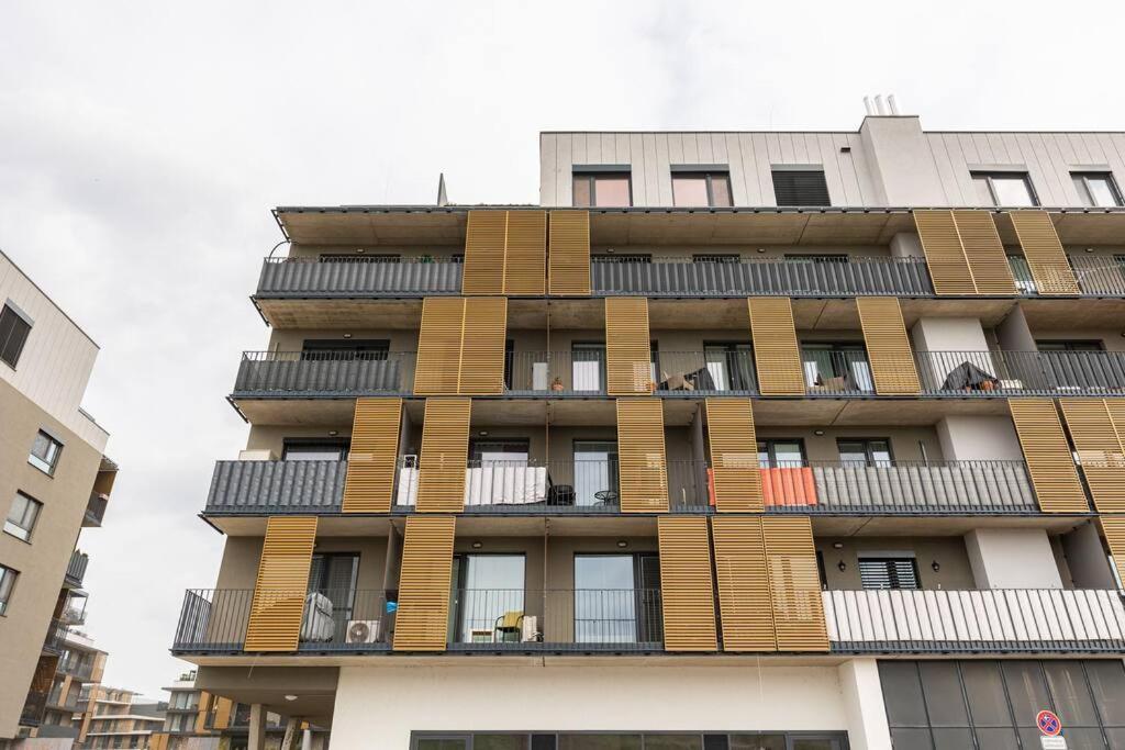 Cityscape Oasis: Active Studio Heaven Bratysława Zewnętrze zdjęcie