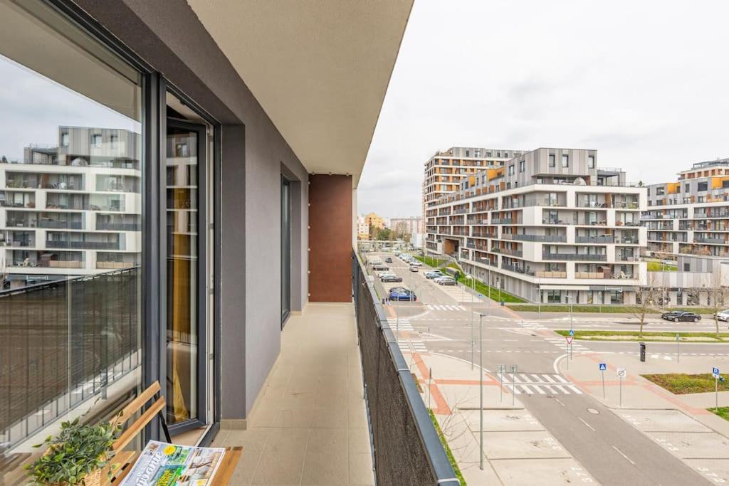 Cityscape Oasis: Active Studio Heaven Bratysława Zewnętrze zdjęcie