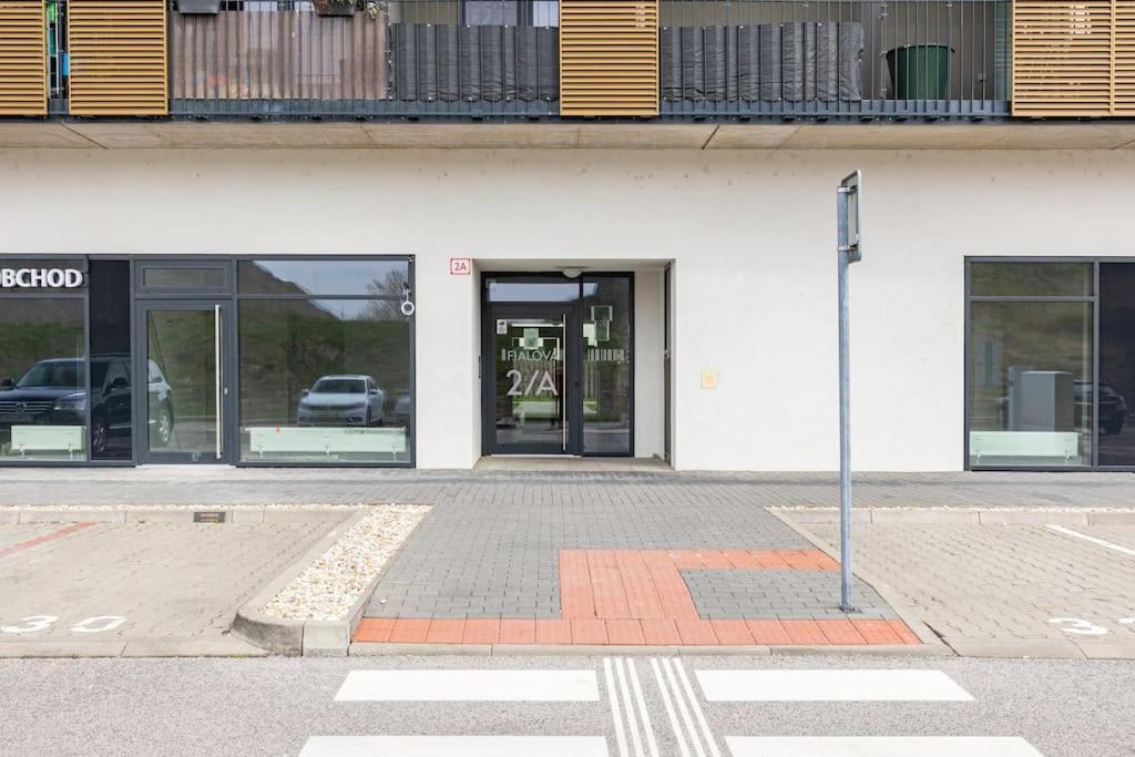 Cityscape Oasis: Active Studio Heaven Bratysława Zewnętrze zdjęcie