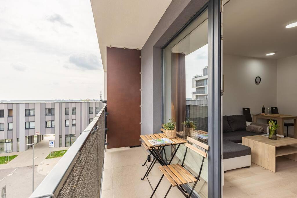 Cityscape Oasis: Active Studio Heaven Bratysława Zewnętrze zdjęcie